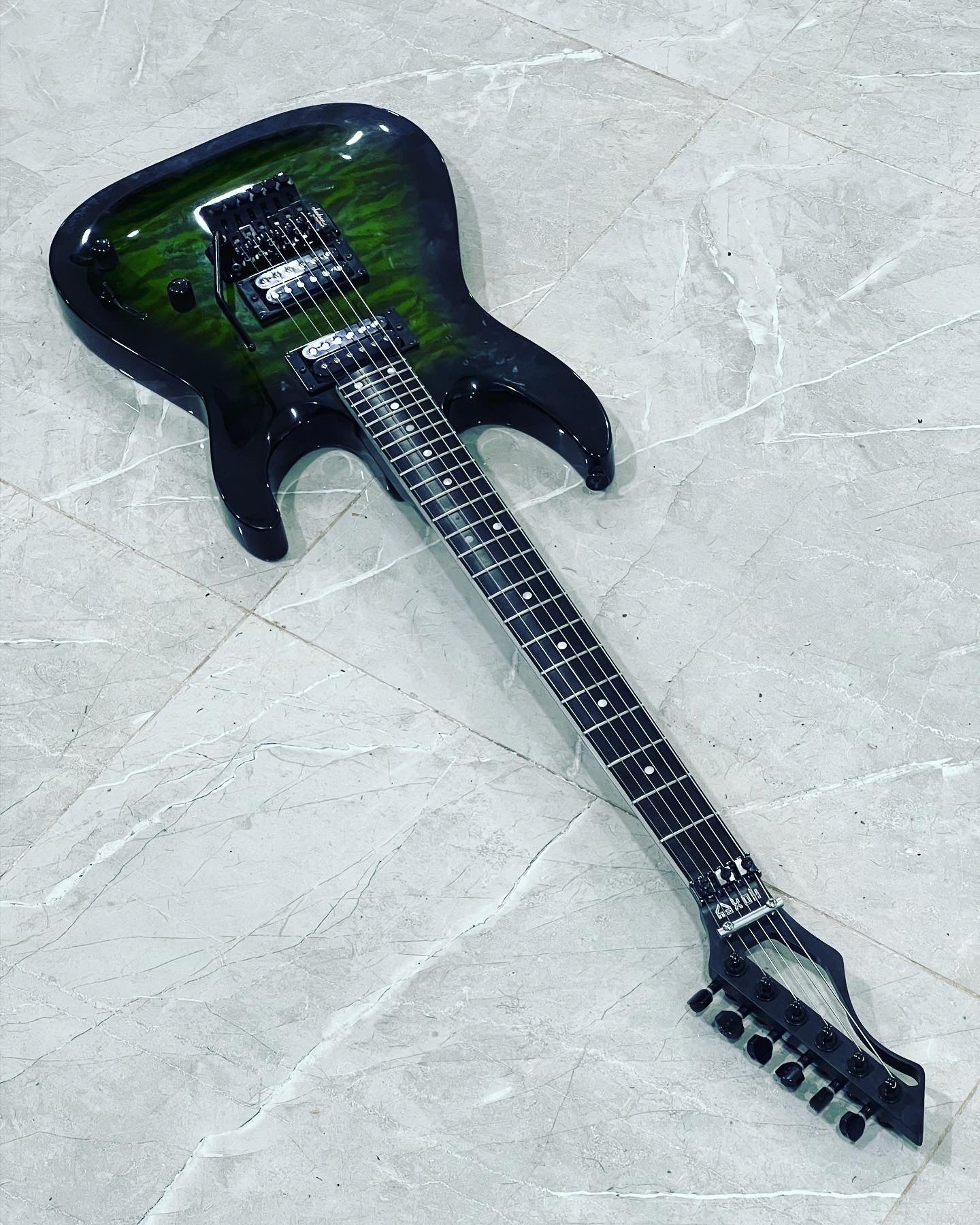 IN STOCK: Jackson Dinky - Transparent Green Burst
