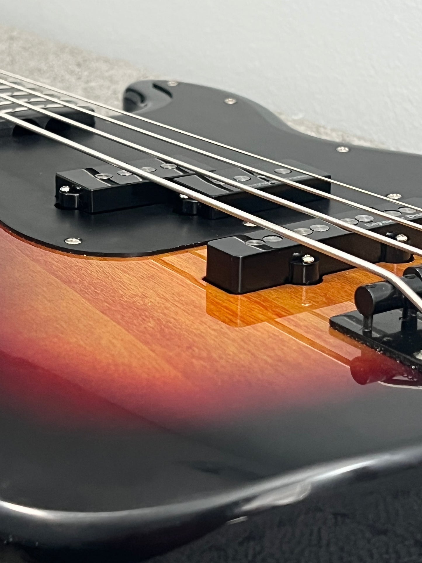 *NEW* Adjustable Bass Guitar Pickup Risers