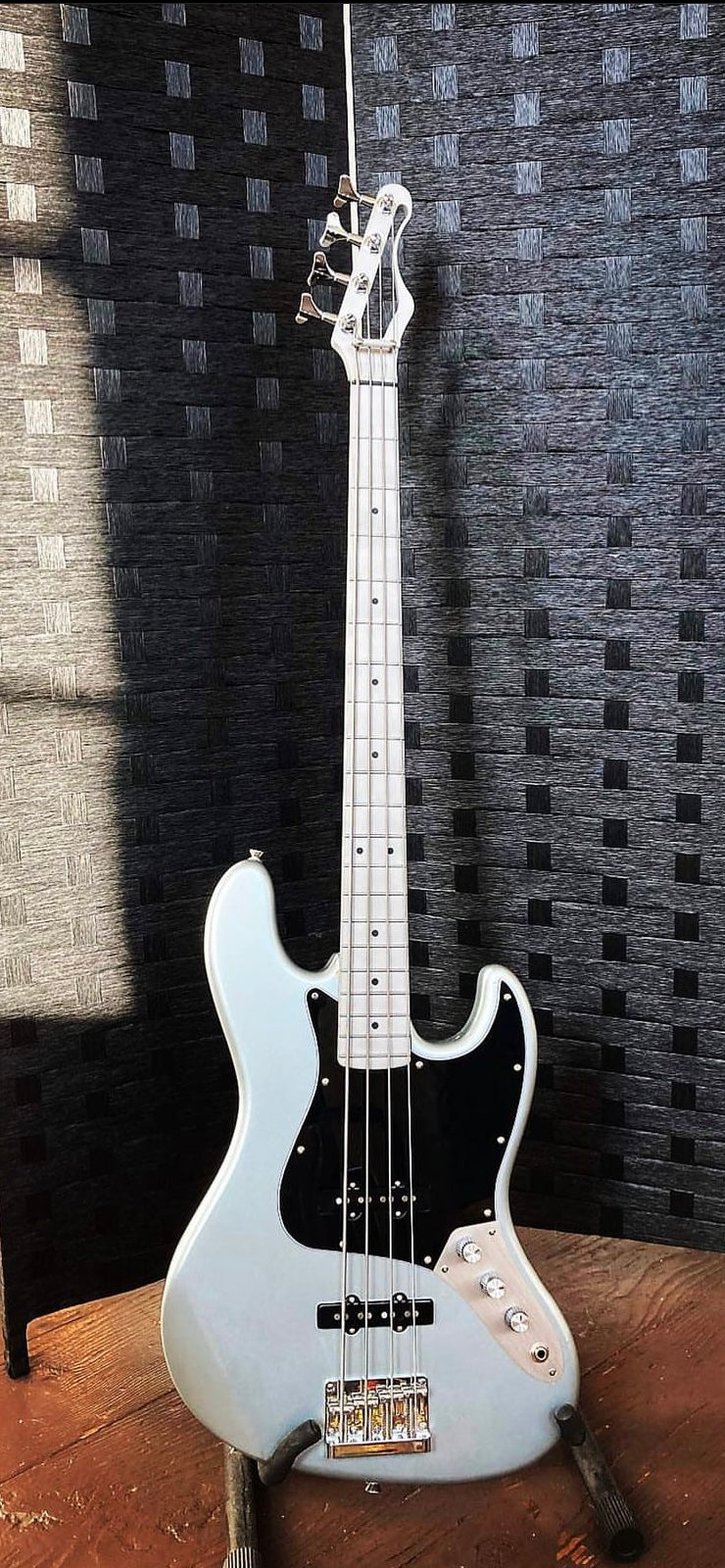 0 IN STOCK: Hoxey Aluminum Fender Bass Replacement Neck Round Inline 4 Headstock