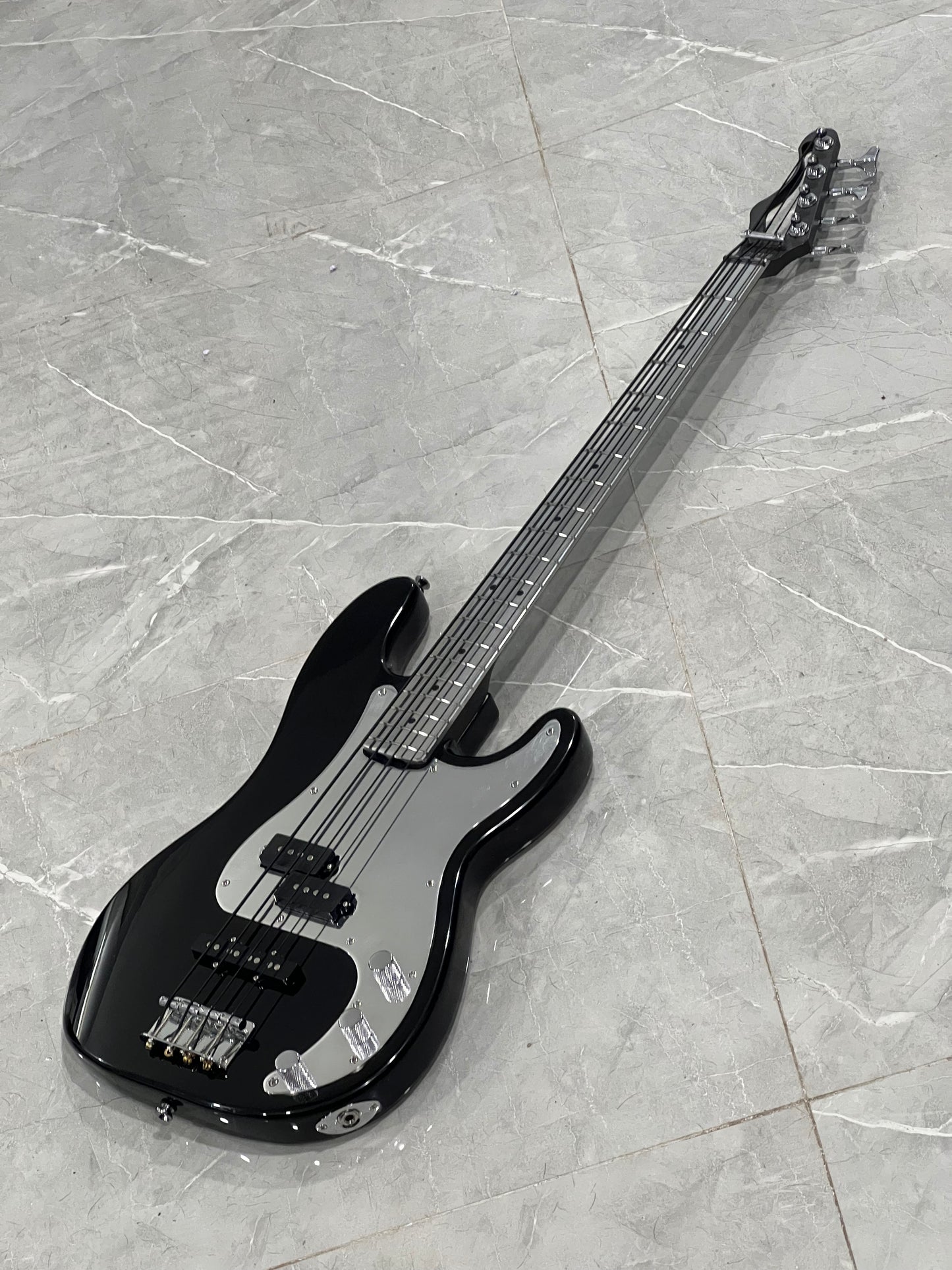 Aluminum Fender Style Replacement Bass Neck w/ 9.5" Fretboard Radius